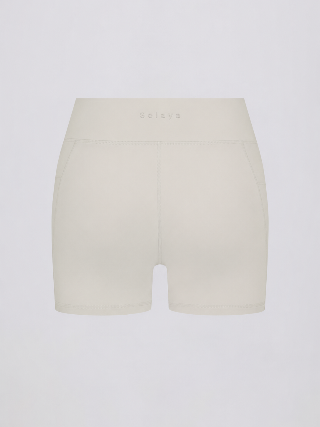 Minishorts Soft Active con bolsillo y cintura en V en color avena