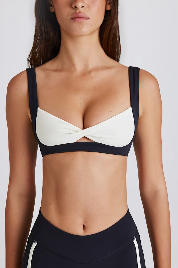 Brasier deportivo Soft Active con detalle retorcido al frente color negro